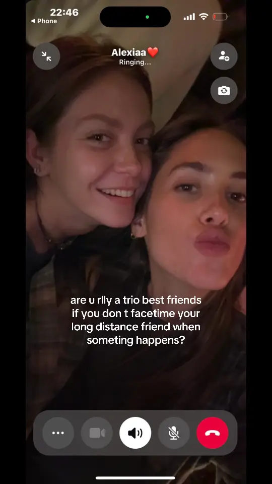 In complete silence too but she s there somewhere @Thea @Alexia ⚡️ 