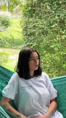 E se o seu eu do futuro aparecesse, o que você pediria? Eu levei um susto, mas foi um bom conselho 😂 Conselho bom a gente compartilha, então fica a dica pra vocês: @Grau Técnico e @Grau Profissionalizante maiores redes de ensino Técnico e Profissionalizante do Brasil! Ensino de qualidade, instrutores capacitados, laboratórios.. tudo isso em mais de 140 escolas em todas as regiões do país. Desse jeito dá gosto de aprender né? E eles estão em Black: matrículas por apenas R$49,00 e a primeira parcela somente R$199,00. Ta demais né? Vem pro Grau!  #publi