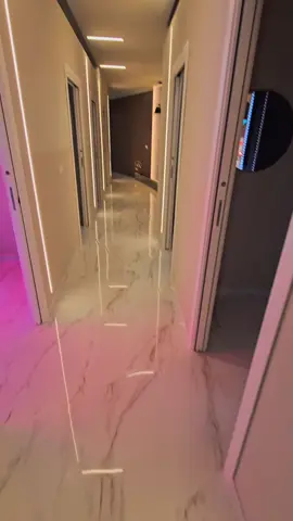 Abbiamo per te Ergoline Luxury Antiage, la nostra speciale lampada a luce rossa e blu ti donerà un’abbronzatura uniforme e nel frattempo aiuterà la tua pelle a ringiovanire, praticando un effetto anticellulite e di attivazione del microcircolo. Cosa aspetti a prenotarla ? Experience lab Via Don Minzoni 62/C San Severo  ☎️+39 0882 1970682 #solarium #estetica #hairspa #experience #bonabitacolaparrucchierisolarium