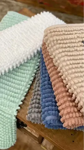 Já pensou em ter um tapete super confortável, antiderrapante e moderno para sua casa? Aproveite já adquira seu Kit de Tapetes Dedinhos. Comente 