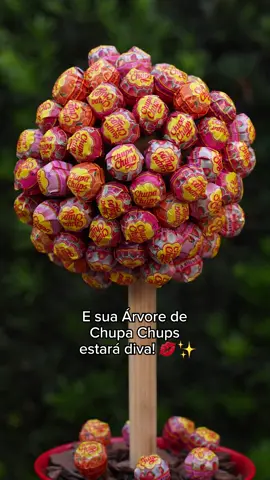Pare ✋tudo o que você 🫵 está fazendo e veja 👁️algo que você nunca viu antes: uma árvore 🌳 CHEIA de Chupa Chups 🍭 sendo montada ✨ #ForeverFun #DIY #decor #arvoredenatal #chupachups 