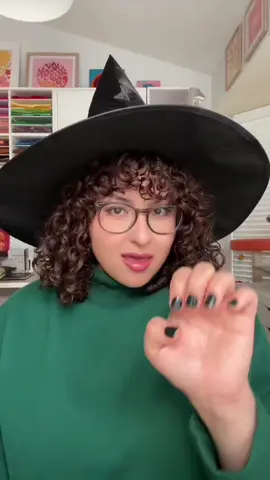 Hope you’re having a gratitutious day 🫶 #cynthiaerivo #arianagrande #elphaba #galinda #wickedthemusical #wicked #wickedpremiere #popular #thewizardandi #defyinggravity #thetonightshow #lipreading #deaf #deaftok #deafcan #deafcommunity #deafculture #deafworld #deafawareness #deafyounglife #hardofhearing #hoh #signlanguage #tismejackieg 