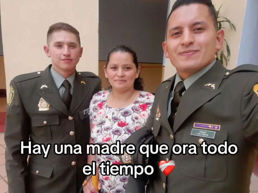 #policianacional #verdeoliva💚👮‍♂️ #patrullero #policianacionaldecolombia #frasesmotivadoras #reflexaododia #familia 