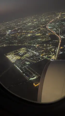 Saudi airlines😍 #jeddah🇸🇦 #arab#airport #vibes #fyp #nightshot #1millionaudition 