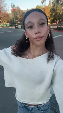 happy Thanksgiving yalllll 🦃🦃🦃🦃GOBLE GOBLE