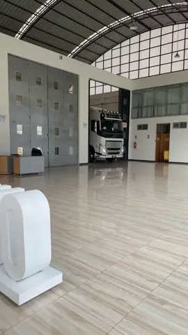 El nuevo integrante para la familia 🚀 En el lente @Diego Ledesma 🥵 #volvofh500 #camionerosperuanos🇵🇪 