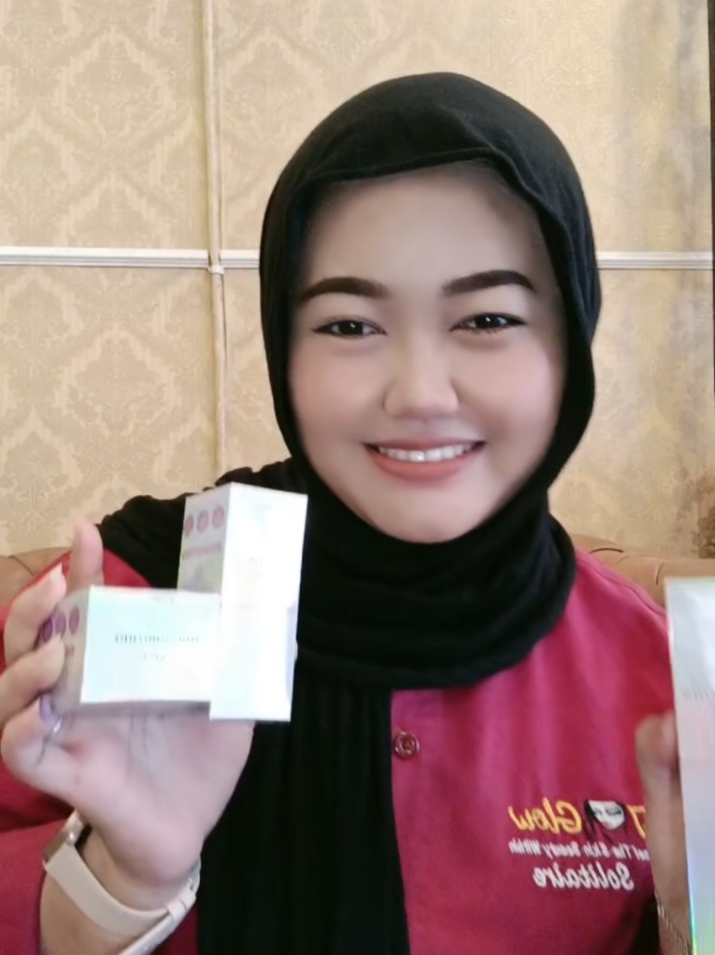 Silver series yang bikin glowing paripurna, kalian udah coba belumm??  #promoguncang1212  #Jglow #JglowIndonesia #produkkecantikan #skincare #skincareindonesia #perawatanwajah #skincareroutine #kecantikankulit #WIBGAJIAN #Jglowpusat #jglowofficial #skincarebpom #jglowbandung #jglowbanten #jglowid #skincareaman #reviewskincare #creamwajah #creambpom #skincarelokal