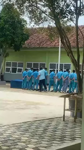 #smkkaryawiyatapunggur #harigurunasional #smk #xyzbca #trendtiktok 