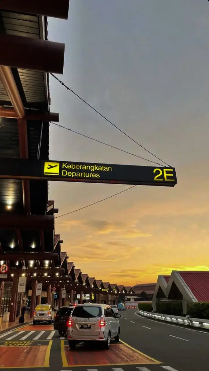 bandara Soekarno Hatta. #photography #streetphotography #airport #bandara #lightroom #foryou #fypdong #fyp 