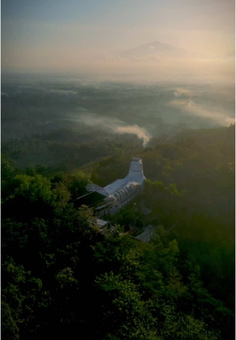 Menikmati pagi di Punthuk Setumbu  #dronevideo #aerial #mini3pro 
