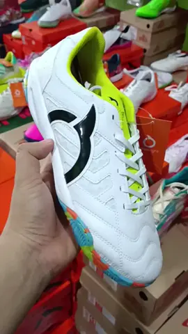 ortuseight jogosala rampage v2  #sepatufutsal #sepatufutsaloriginal #sepatufutsalmurah #ortuseightjogosalarampagev2 #ortuseight #ortuseightindo🇲🇨 