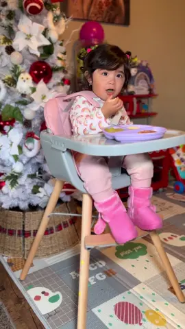 Amo ❤️ si algun dia llegara a tener otro bebé sin duda volveria a esta silla  que aparte de ser super bonita, esta comoda, tu bebé no se va a ir a los lados tambien te va a servir hasta para cuando este grande, hay sillas a las que solo se les da un cierto tiempo de uso pero esta te va a dar el uso que necesites hasta cuando tu bebé crezca, No solo en la alimentacion complementaria. #rengue #highchair #baby #alimentacioncomplementaria #toddlers #kids #sale #MomsofTikTok #babiesoftiktok #tiktokshop #tiktokmademedoit #tiktokmademebuylt #christmas #christmasgift #perfectgift #musthaves #finds #fyp #fypシ #paratii #viralvideo #trending 