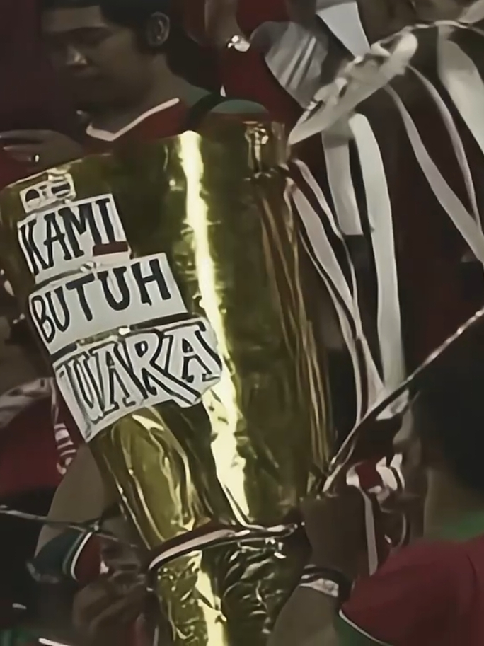 Masih ingat? Bangga banget sama momen indah ini kenangan terindah banget bagi timnas Indonesia perjuangan hingga akhir menjadi juara  #timnasindonesia #ernandoarisutaryadi #fyp #trending #football 