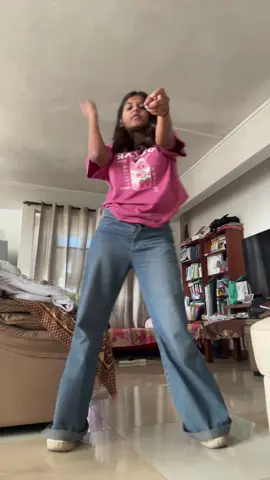 ITS GETTING STICKY IN THIS B*TCH😜 #stickyyyy #itsgettingsticky #trend #dancetrend #fyp #fy #mru 