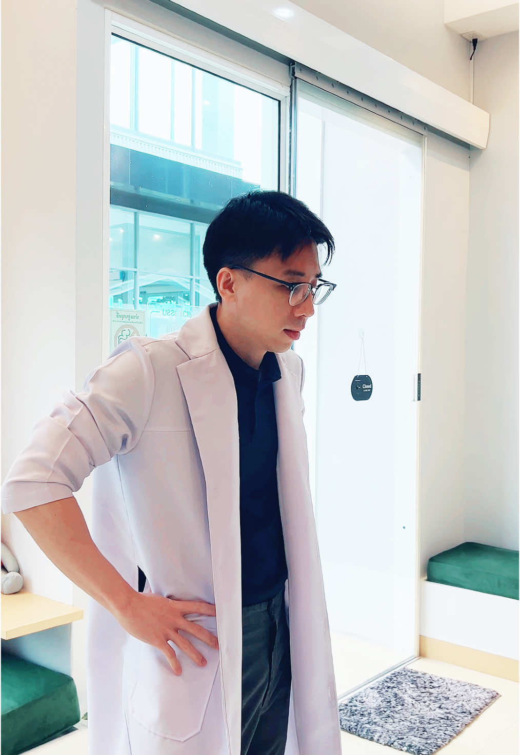 แค่หมอเดินไปเดินมาก็เป็นกำลังใจให้พวกเราแล้ว #selfwellness #ปรับรูปหน้า #ยกกระชับ #คลินิกความงาม #ฟิลเลอร์ #โบท็อกซ์ #ลาดกระบัง 