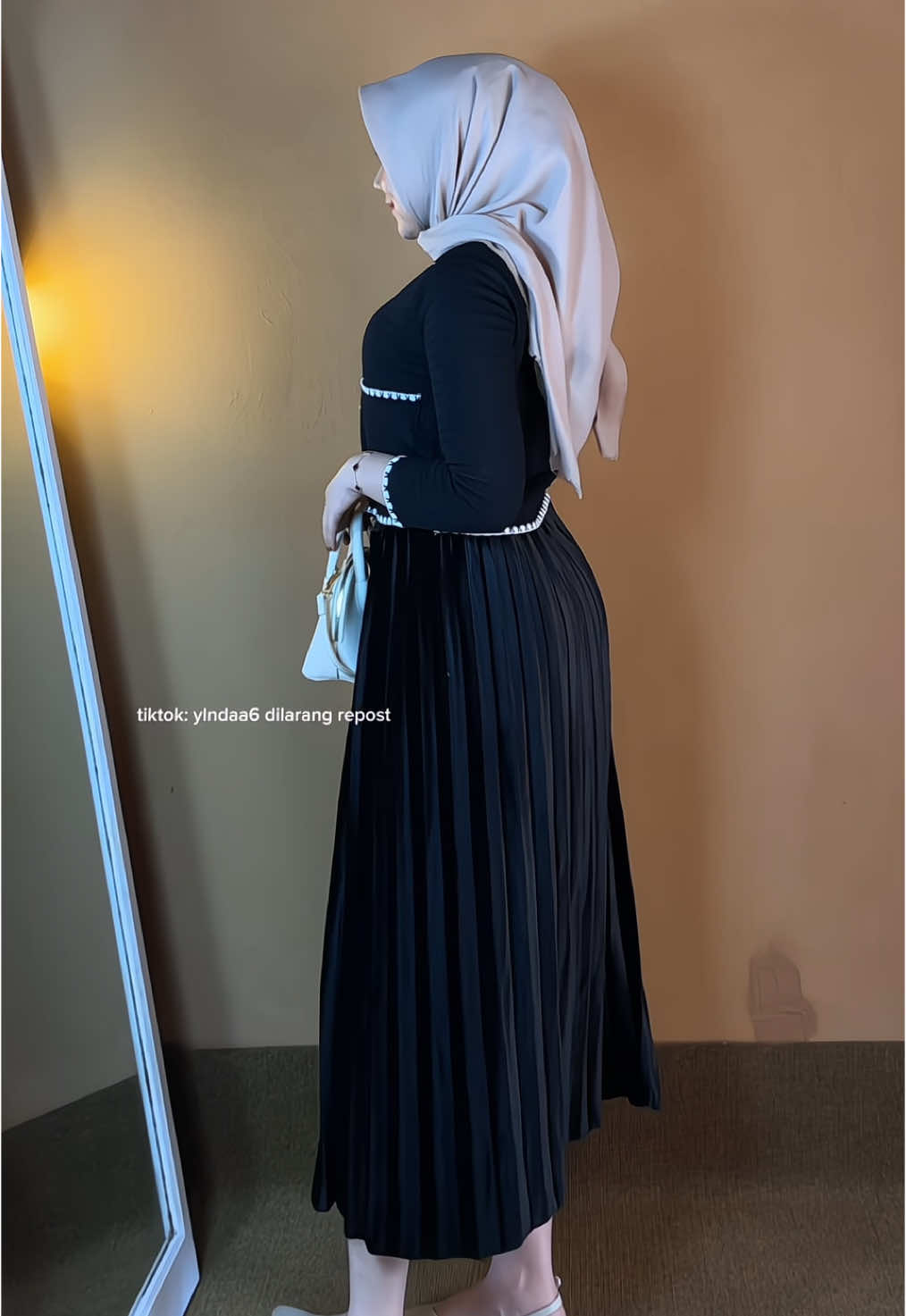 Cakep bgt cardigannya😍