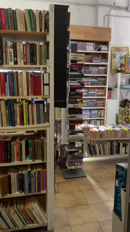 vintage libraries really are my fav places on earth #BookTok #bookworm #aesthetic #fyp #bookthrifting #vintagebooks 