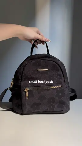 grabe yung quality ng bag na 'to, ang ganda! makapal siya perfect kahit mabigat ilagay. so cute din 🥰 #smallbackpack #smallbag #backpacksmall #minibackpack #blackbackpack #affordablebackpack 