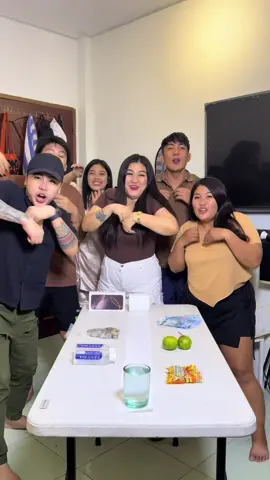 Roll the tissue . @YUKIE YAY @Kim Gomez @Edrian_yay @eleyn yayyyy @its.me.enna 