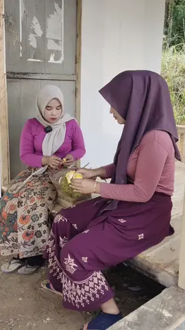 neng Yuli makan buah nangka🤩#fypシ゚viral #gadisdesa #mojangsunda 