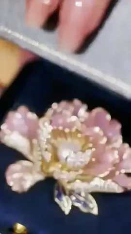 Elegant peony flower brooches pin.#brooches #brooch #pinbrooch #pin #fashion #TikTokFashion #dresspin #womenaccessories #hijabpin #buynow #fypage 