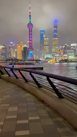 Welcome to Shanghai 🇨🇳 #shanghai #cityscape #nightview #cityvlg #china #travelchina 