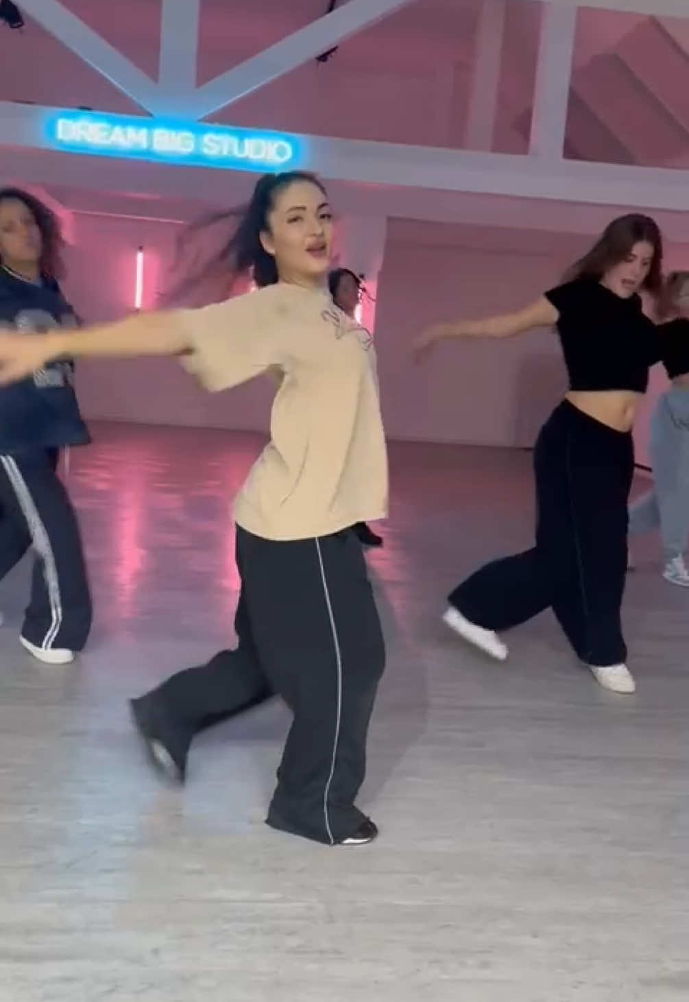 Choreo intermediate Class 🤩🤩 Thursday at 9pm with @Anastasija #Dreambigstudio #dance #foryou #choreography 