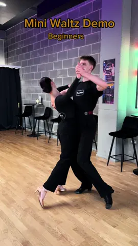 Step into the magic of the Waltz! ✨💃🕺 Perfect for beginners, here is a quick mini-demo. Start simple, stay consistent, and let the elegance unfold. 💫 Enjoy!                       #waltzbeginners #dancedemo #ballroombasics #BallroomAndLatin #DanceLondon  #dance  #smoothwaltz  #dancelife #americansmoothdance  #flowdancenineelms #flowdancestudios #ballroomandlatinlondon #americansmoothlondon  #dancetutorial  #dancetechnique #learntodance  #ballroomdancetips #latindancetips #howtodance  #dancing #латинскиетанцы #dancinglondon #londondance #londondancestudio #dancestudiolondon #танцылондон #бальныетанцылондон #танцевальнаястудиялондон #студиябальныхтанцевлондон 