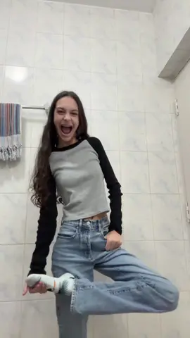 agh i need to cut my hair   #OOTD #fall #brandymelville #outfitinspo #basicoutfit #fashion #outfit #fall #winter #falloutfit #winteroutfit #thrift #pinterest #trending #fyp #fypシ #foru #fitcheck #wavyhair #longhair #teamwork #foryoupage 