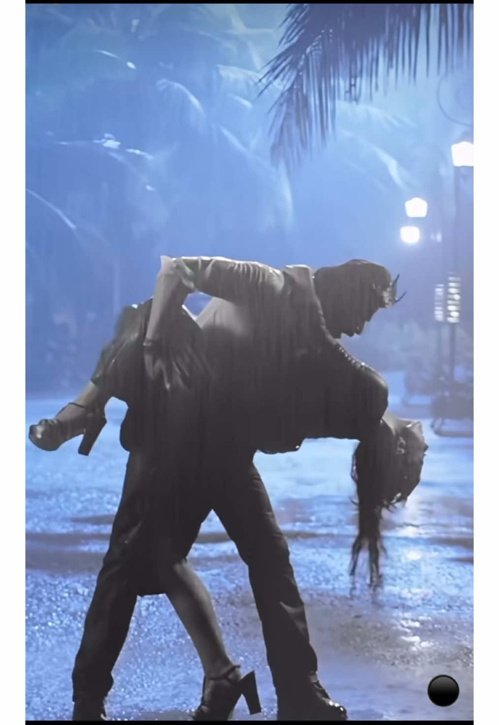 Janam janam #desi #bollywood #bollywoodfilm #bollywoodsong #sharukhkhan #kajol #bollywoodsongs #bollywoodmusic 