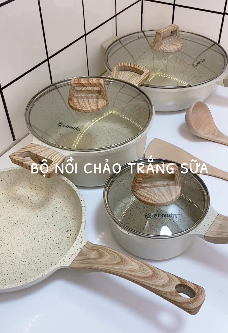 Set nồi chảo này phù hợp với gia đình đông người ạ, màu trắng sữa xinh mà vẫn sang í 💯 #fyp #viral #xuhuong #chill #dogiadung #kawaii #cookware 