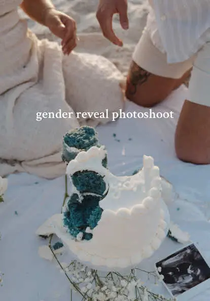 this moment was so special!🥹🤍 #intimategenderreveal #genderreveal #genderrevealcake #boymom #announcementphotos 