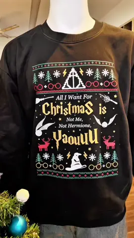 This is the perfect sweatshirt fot Christmas 🎄❄️ #christmas #alliwantforchristmas #hermione #draco #diagonalley #hogmeade #uglysweaters #harrypotter #holiday #ronweasley #christmasharrypotter #harrypottertiktok #harrystyleschristmasgift #notmenothermioneyou 
