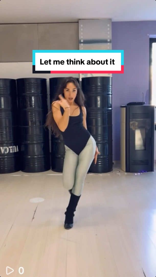 Let me think about it 💿 My open class mood disco anni 2000 🪩   #heels #dance #dancelover #heelsclass #heelsaddict #heelsdancer #marianabonn #highheels #milano 