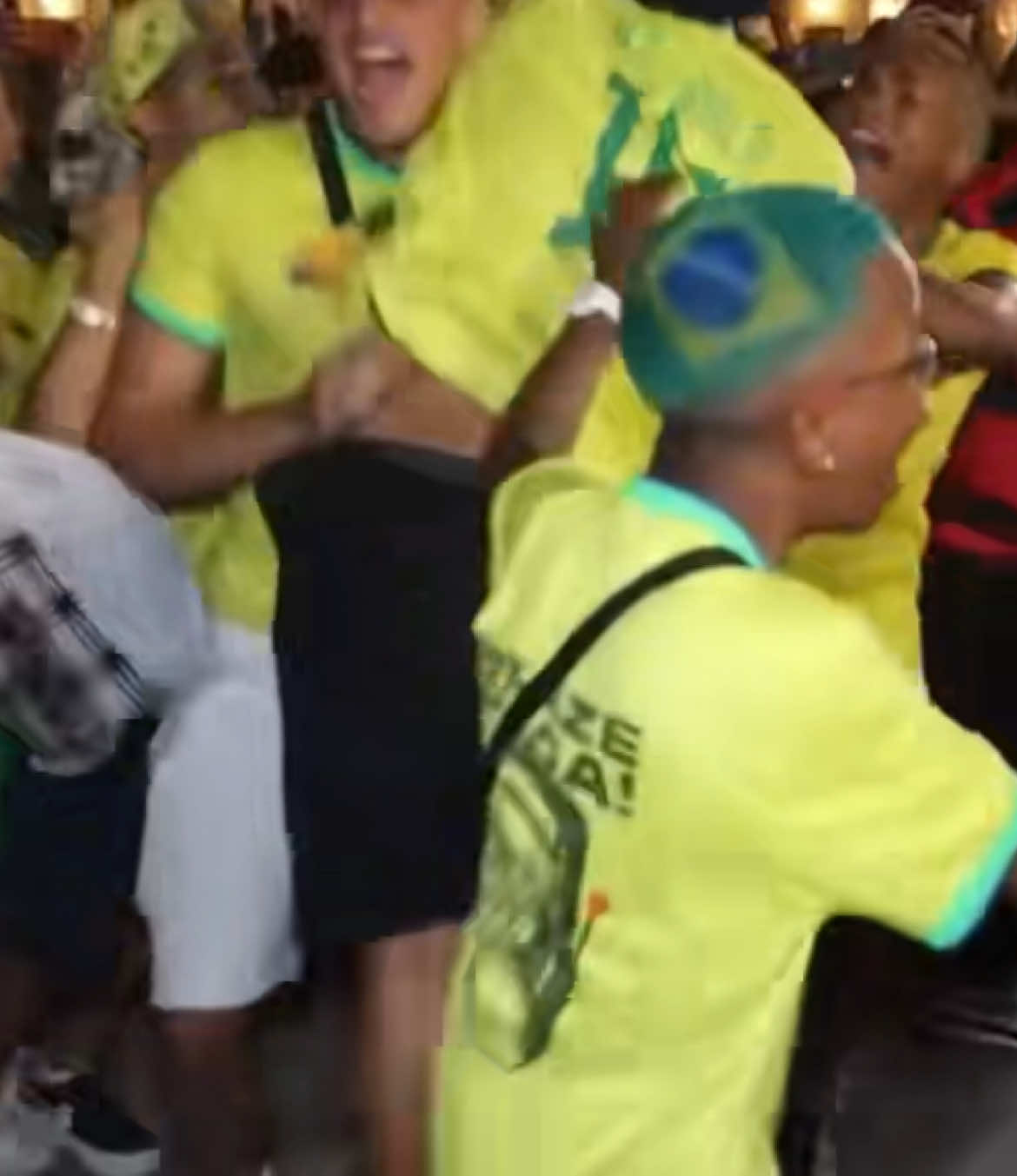 Respondendo a @soares estao prontos? 🧽 #brasil #qatar #gringos 