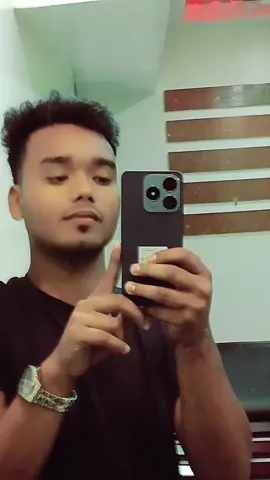 উড়িয়া উড়িয়া যায়রে পাখি পিঞ্জিরা ভাঙ্গিয়াছে সোনার বরন ময়না পাখি আমার। ফাঁকি দিয়েছে?@Rejowana Akter @অভিমানী রাজকন্যা 🥰🥰 @khusi sarkar 85 