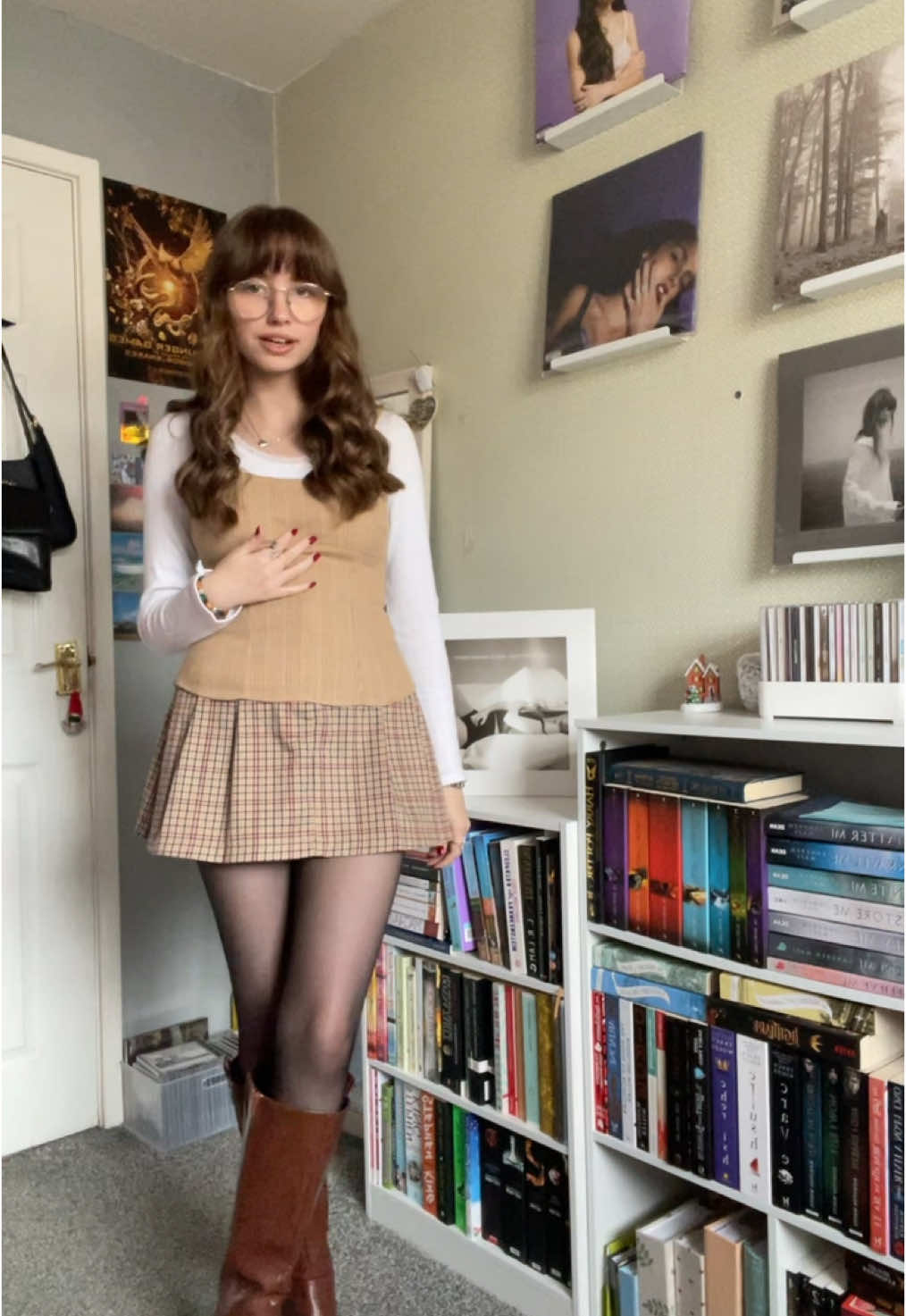 straight from #thetorturedpoetsdepartment 🤍🖤 #theanthology #taylorswift #swiftie #swifttok #binyl #cd #theerastourtaylorswift #taylorswiftsongs #ttpd #concertoutfit #foryou #foryoupage #fyp #outfit #outfits #outfitoftheday #outfitinspo #outfitideas #OOTD #OOTD #fashion #fashioninspo #fashiontrends #styleinspo #style #trendy 