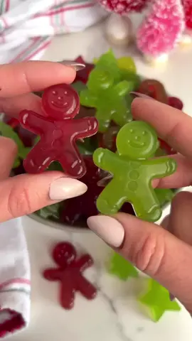 Easy, dye free christmas gummies! Only 3 ingredients per flavor, and a boost of antioxidants, glycine, which is great for your hair, skin, and joints, and gut lining, and protein, too!  Such a fun snack for kids and adults alike! #gummies #kidssnacks #gummy #proteinsnack #christmassnacks #christmasrecipe #allergyfriendly #glutenfree #dyefree #dairyfree 