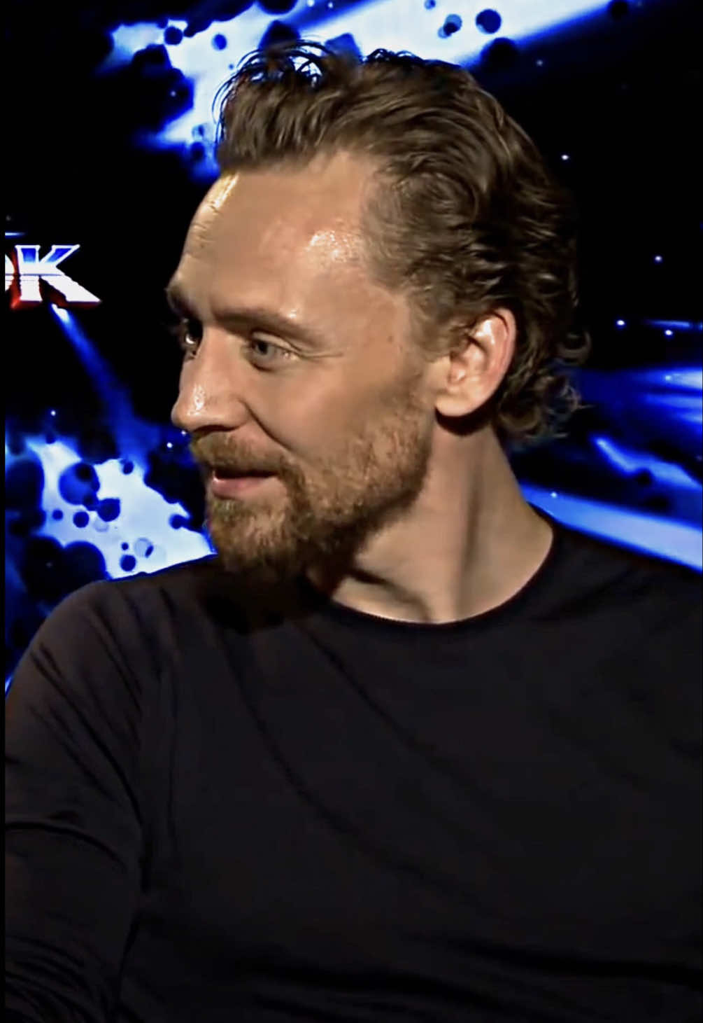 DO IT AGAIN!! #tomhiddleston 
