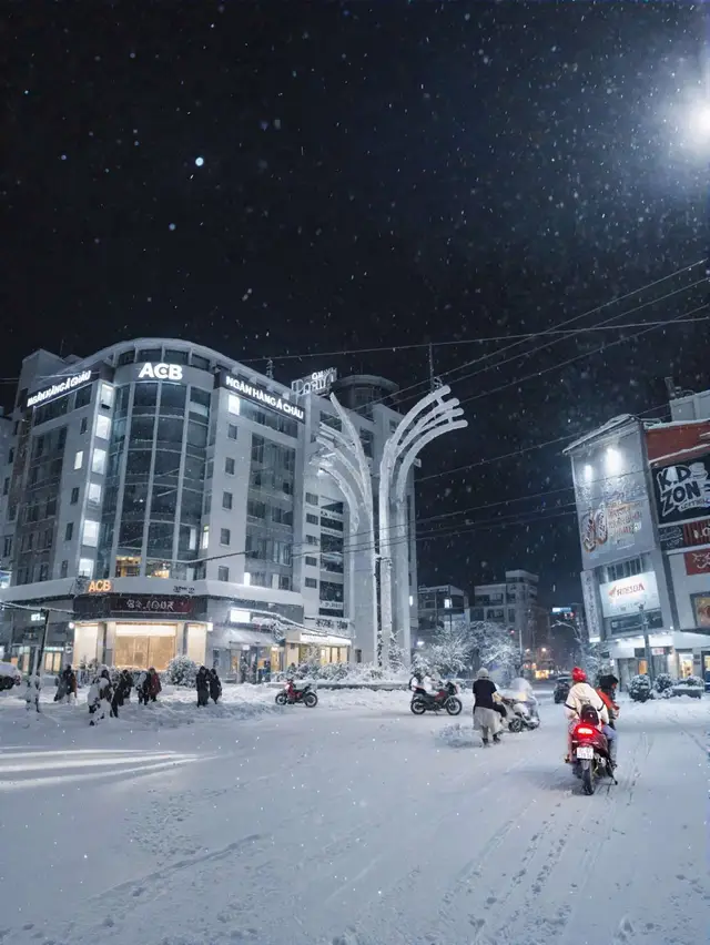 ❄️ Long Xuyên mà có tuyết rơi nhìn cũng đẹp!  📸 Min Nguyen #AI #justforfun #langthangangiang #longxuyen #tuyetroi 