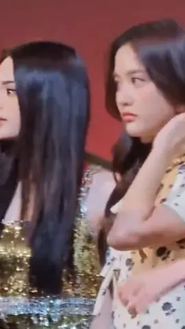 ally andai kamu tau si freen nge crush sm km lohh🤭,,mana ally nyapa duluan lagi apa ga geter lu saro😂 #allynitibhon #freensarocha #srchafreen 