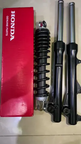 PAKETAN AS SHOCK PLUS TABUNG DEPAN + SHOCKBREAKER BELAKANG KODE K25/KZL. BUAT MOTOR HONDA : -BEAT FI - SCOOPY FI - BEAT POP - BEAT FI ESP - SCOOPY FI ESP - BEAT STREET - SPACCY FI #berandatiktok#xybcafyp#shockbreaker#spareparthonda#honda#shock#beat#scoopy#spacy#sparepartmotor#original