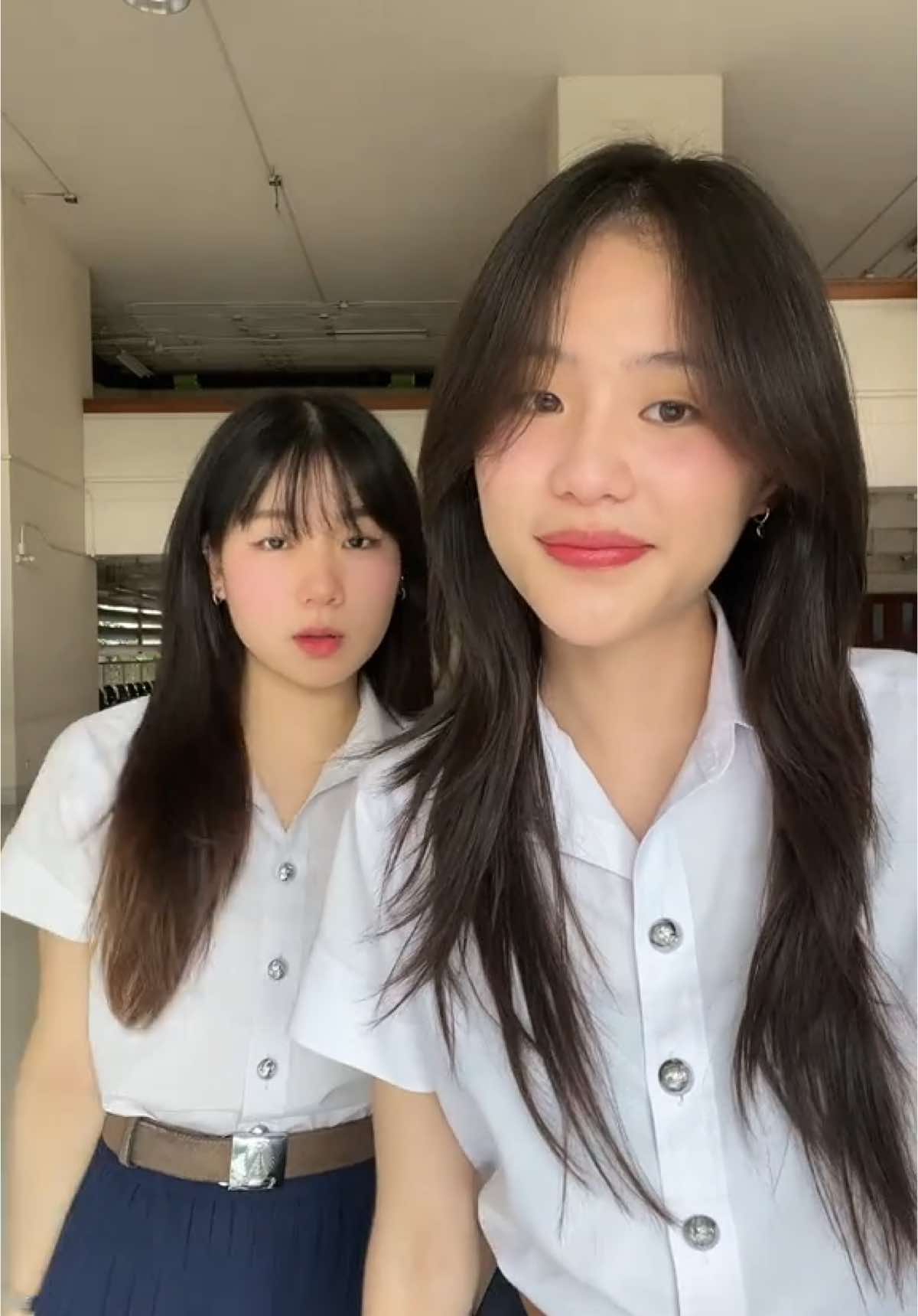 มีคนเเอบมองนะคะ55252525252555555555