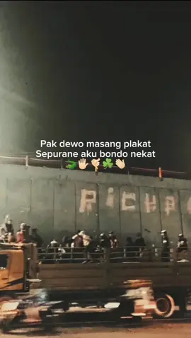 liar tau aturan🥷🏻☘️👋🏻#365wani✋🐊 #boneknyell#suroboyosanggar #arusbawah #dendeniaeboss🤡 #gerakcepatpersebaya #bonek #suroboyo #fypシ゚viral #fyppppppppppppppppppppppp #trending 