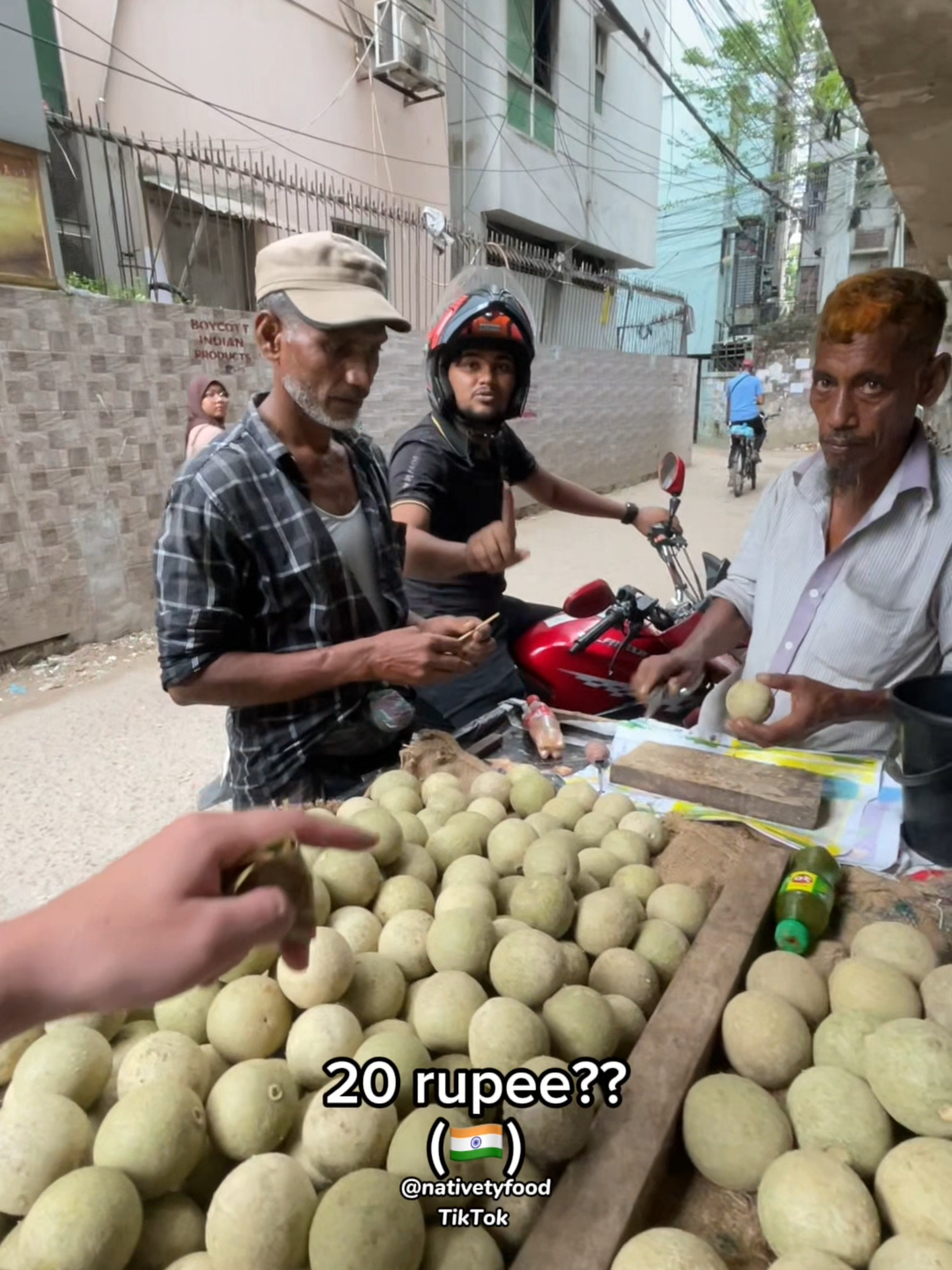 $0.15 fruit 🎾 #streetfood #foodreview #usa #fruit