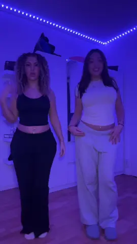 @Dilara #foryoupage #viral #fürdich #fyp #dance 
