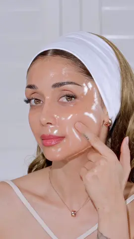 These Korean skincare products by @Medicube Global are perfect to achieve glowy glass skin. ✨ #medicubepartner #medicube #koreanskincare 