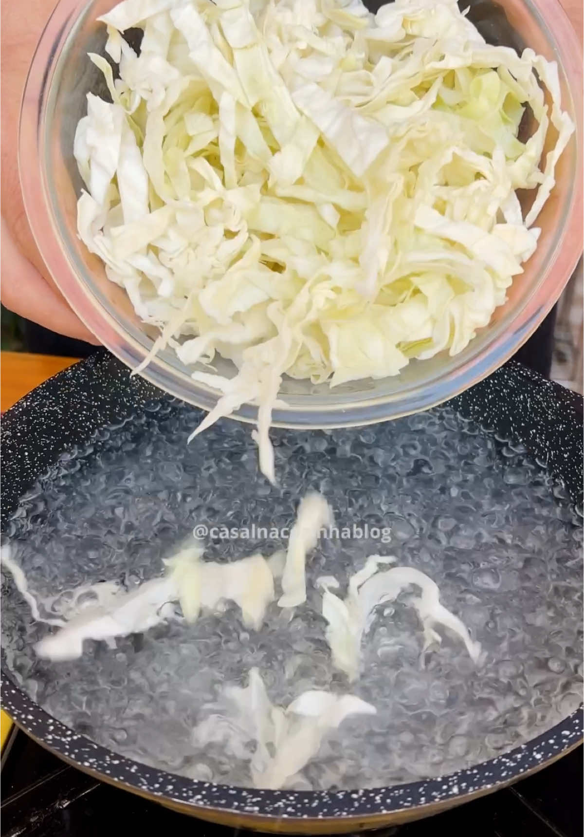 Adicione repolho na água fervendo, resultado incrível 😋