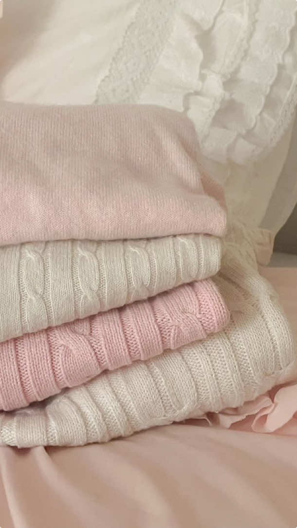 Late November 🍁🍂🍪🧸 #autumn #autumn2024 #outfitinspo #inspo #Lifestyle #lulaeas #aesthetic #sexy #red #blue #jeans #tiktok #uk #ukoutfits #englandoutfits #londonfit #fashion #fashiontok #november #latenovember #taylor #taylorsversion #taylorswiftedit #pink #soft #style #pinktok #aesthetics #fashiongirl #girl #girlssupportgirls #girls #womanpower #CapCut 