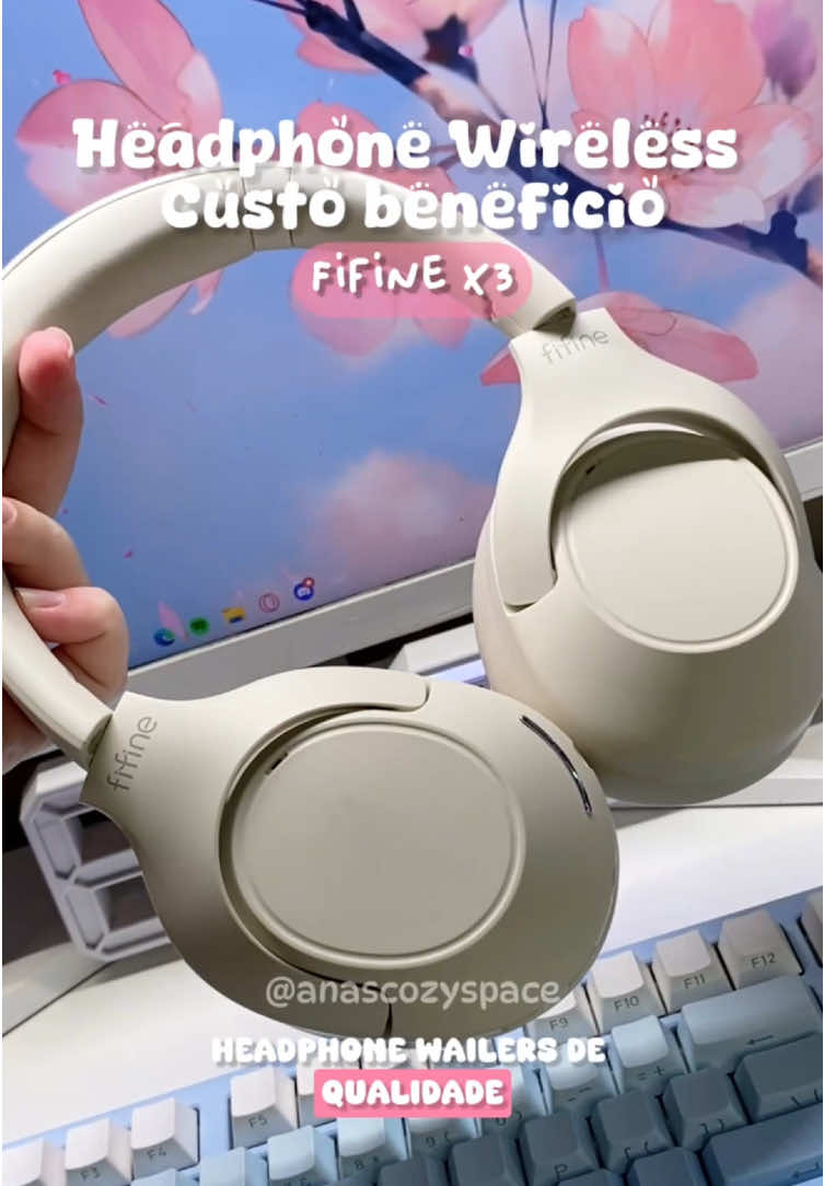 ꒰ᐢ. .ᐢ꒱ 🎧 o melhor headphone que eu ja testei ate agora!  o modelo x3 da fifine ta arrasando!  thank you @irenefifine @fifinemic uk 🇬🇧  so much! 🥣☁️ link dele na minha bio!  #fifine #fifinemicrophone #fifinex3 #headphone #gamingheadphone #gamingheadset #pinksetup #desksetup #setuprosa #techsetup 